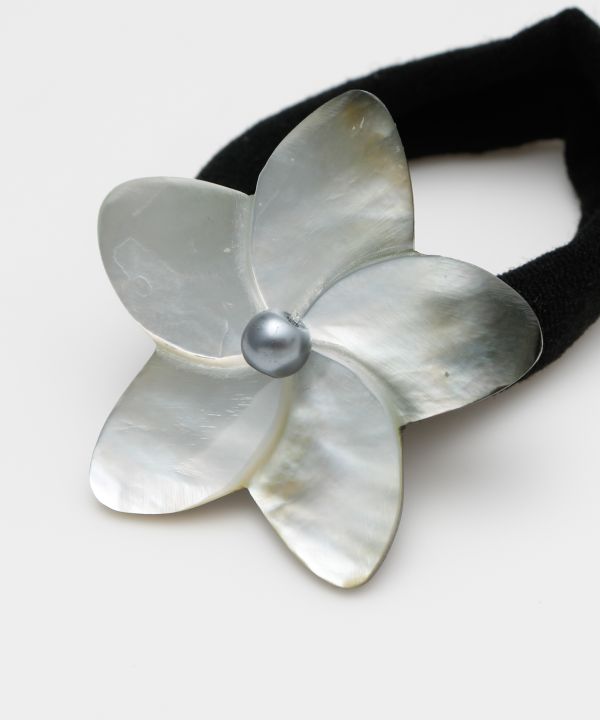 プルメリアシェルヘアゴム BLACK -