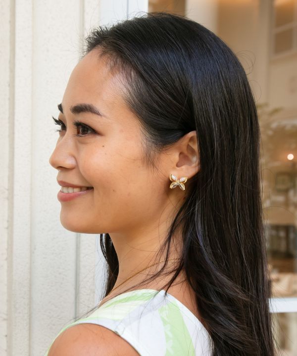 アニアニフラワーピアス PLUMERIA -