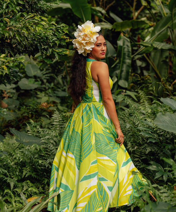 マウナロア　ハワイ　ノースリーブドレス　ゲスト衣装　ハワイ挙式