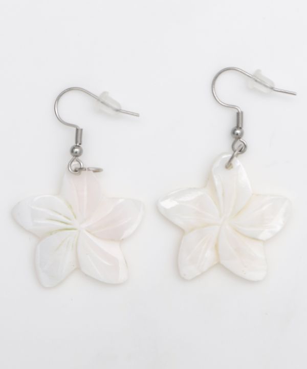 プルメリアシェルピアス WHITE -